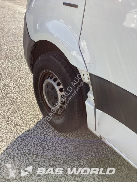 Лекотоварен автомобил Mercedes 312