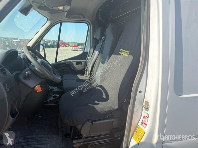 Furgoneta Nissan Cargo Van