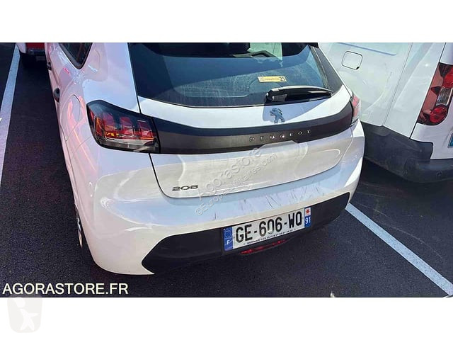 Коммерческий автомобиль