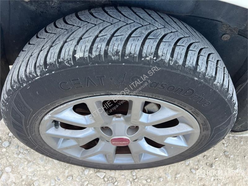 Veículo utilitário Fiat Cargo Van