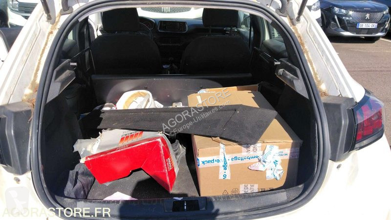 Véhicule utilitaire Peugeot 208