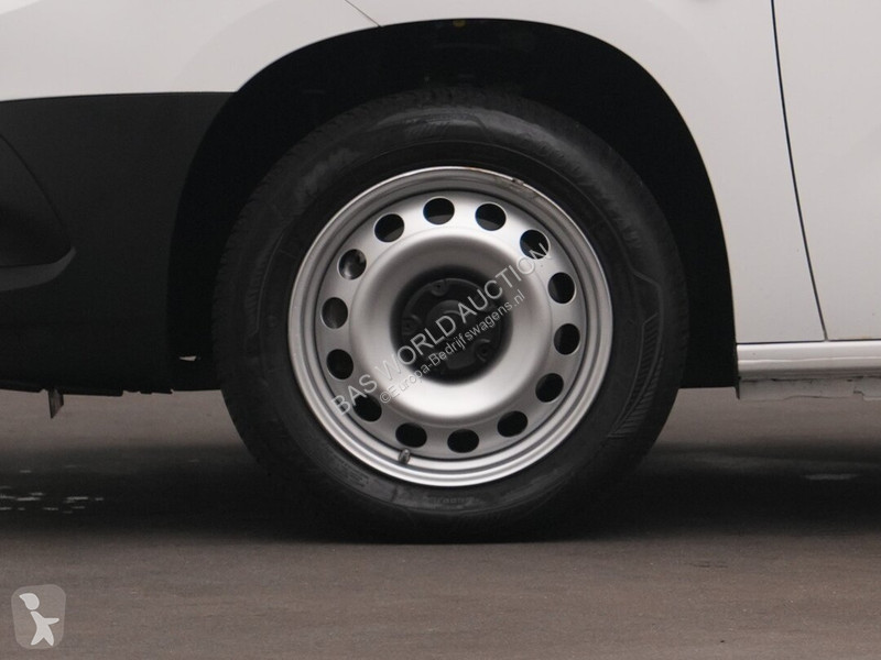 Véhicule utilitaire Opel 131PK