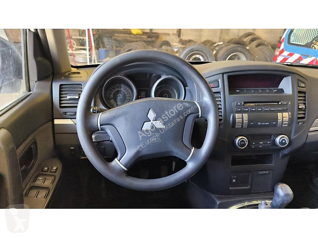 Véhicule utilitaire Mitsubishi PAJERO