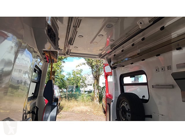 Коммерческий автомобиль Renault MASTER