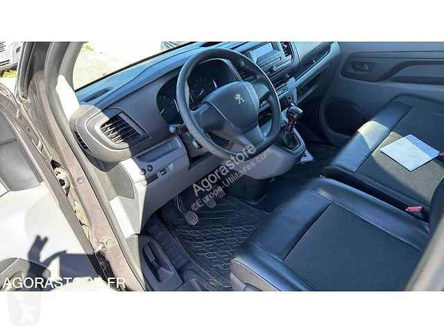 Коммерческий автомобиль