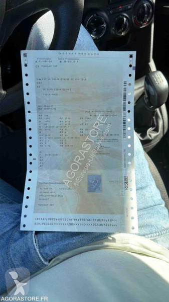 Samochód dostawczy Peugeot 208