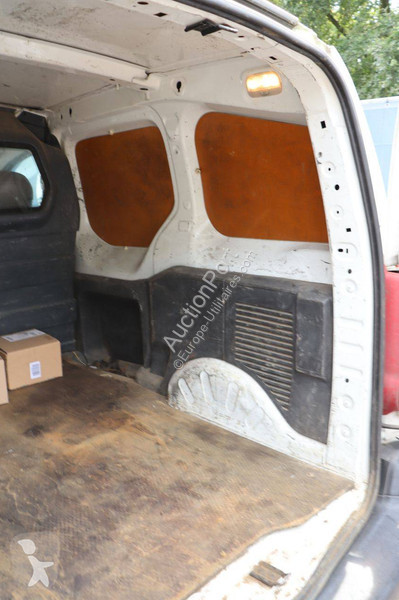 Véhicule utilitaire Peugeot 120 L1 1.6HDIF...