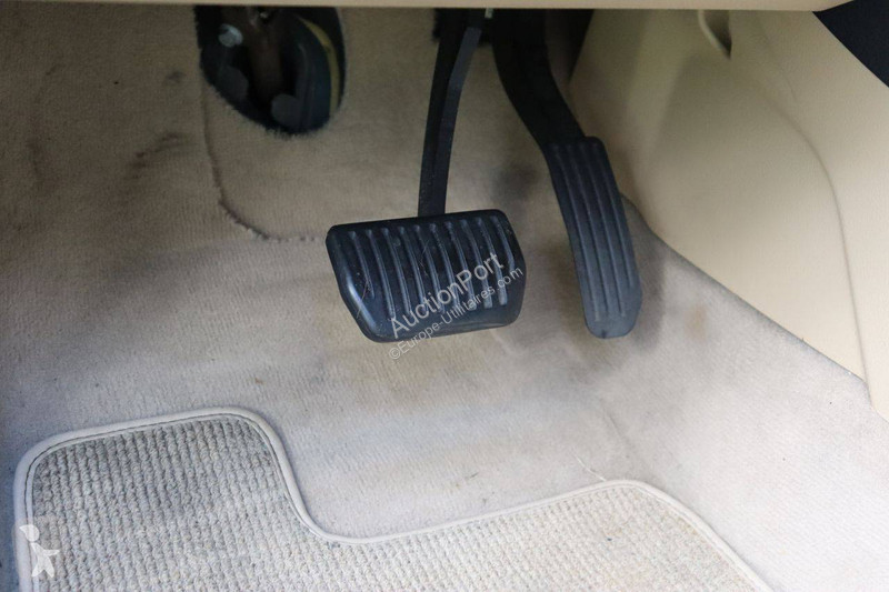 Véhicule utilitaire Land Rover HSE i6