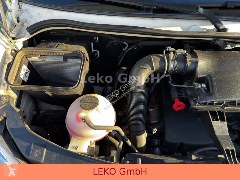 Véhicule utilitaire Mercedes 317...