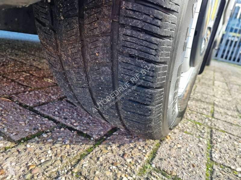Véhicule utilitaire Renault 2.3 dci 146 pk...