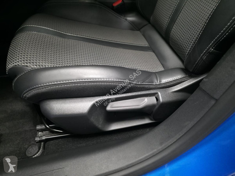 Véhicule utilitaire Peugeot 1.2i PureTech 12V -...