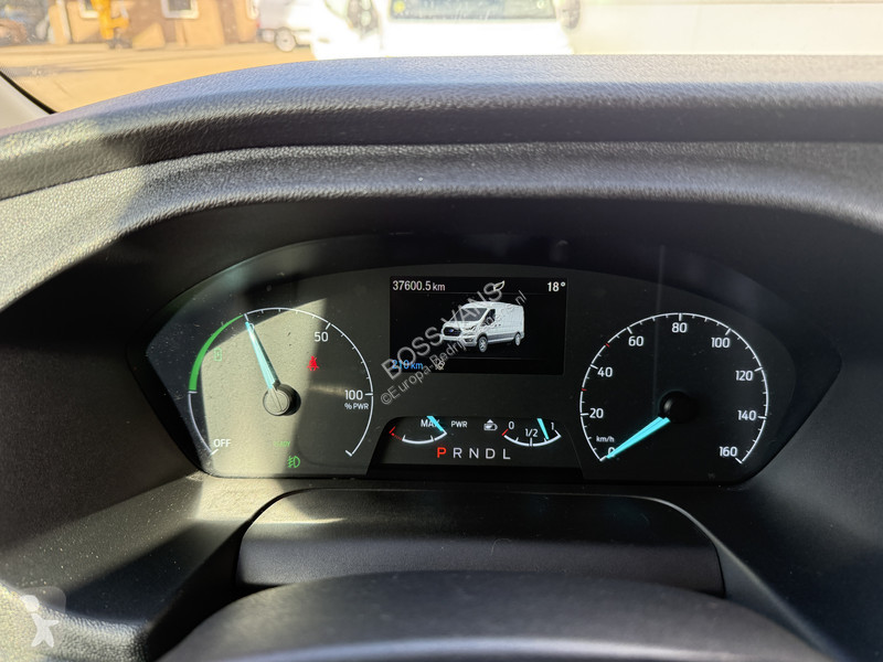 Véhicule utilitaire Ford e 68kWh 184PK E-