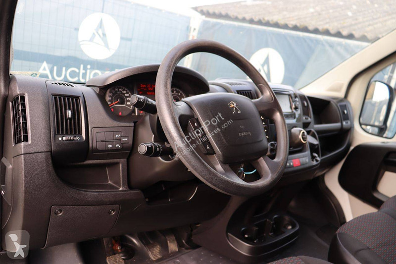 Véhicule utilitaire Peugeot