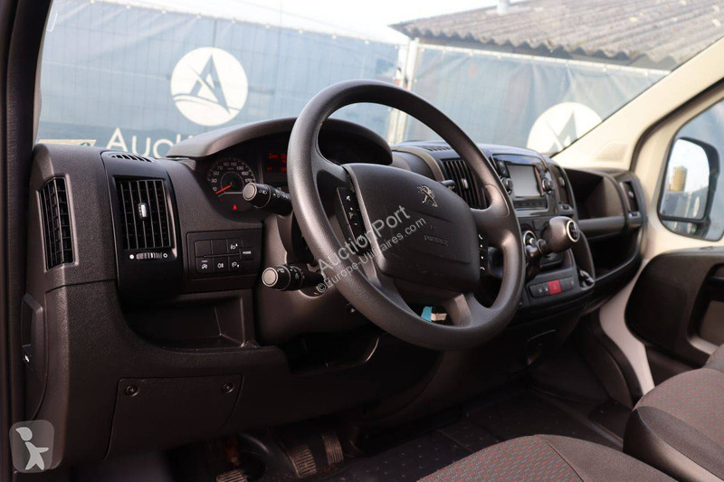 Véhicule utilitaire Peugeot