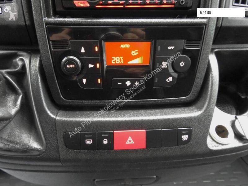 Autoutilitară Peugeot BOXER PLANDEKA WINDA 8...
