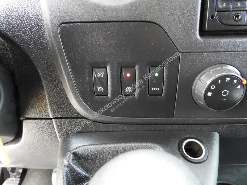 Autoutilitară Renault MASTER PLANDEKA 8 PALET...