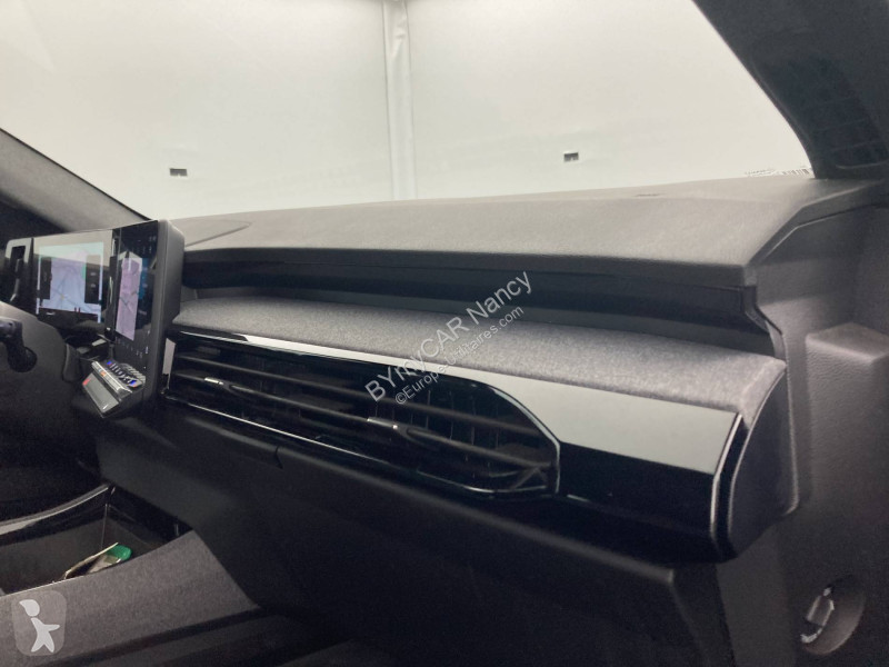 Veicolo commerciale Renault Austral mild hybrid...