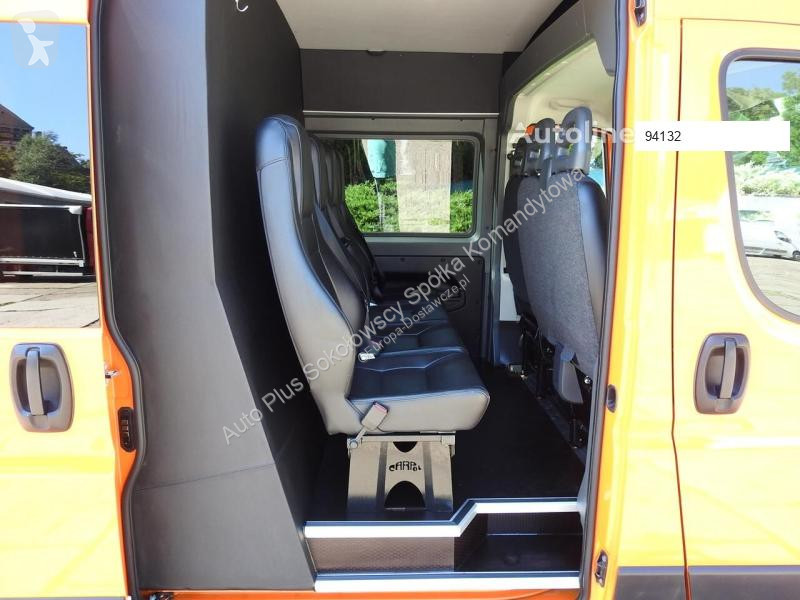 Véhicule utilitaire Peugeot BOXER FURGON...