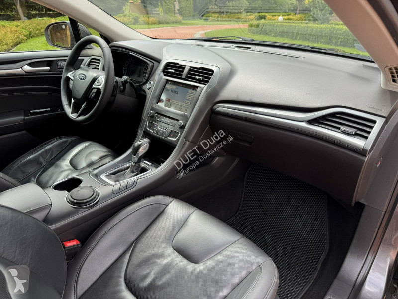 Véhicule utilitaire Ford