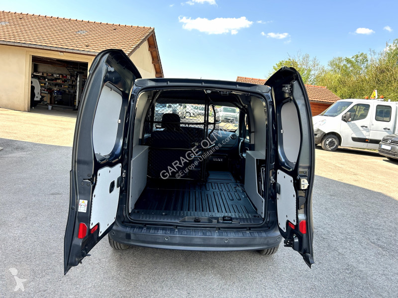 Véhicule utilitaire Mercedes Compact 109 1.5...