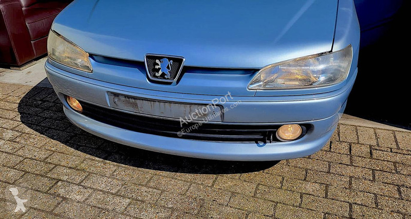 Véhicule utilitaire Peugeot Cabriolet 1.6...