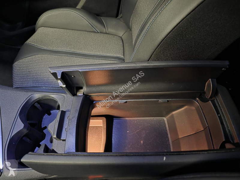 عربة نفعية Peugeot 5008 1.5 BlueHDi - 130 - BV...