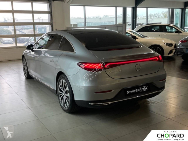 عربة نفعية Mercedes EQE 300