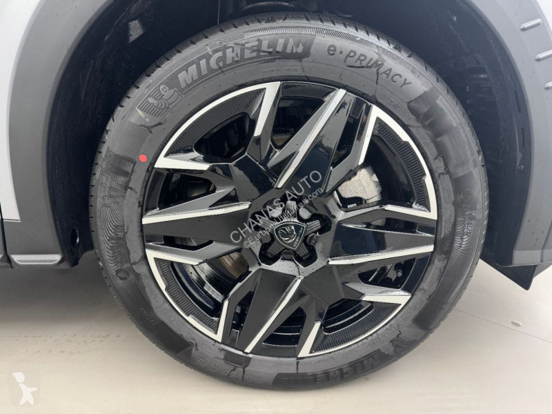 عربة نفعية Peugeot 1.2 Hybrid 145 GT e-DCS6...