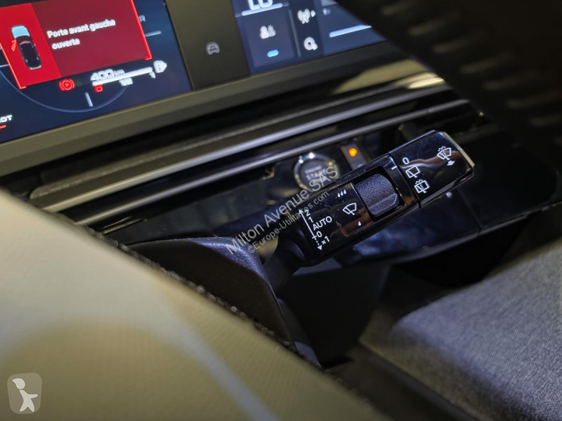 عربة نفعية Peugeot 5008 1.2i Hybrid -136 - BV...