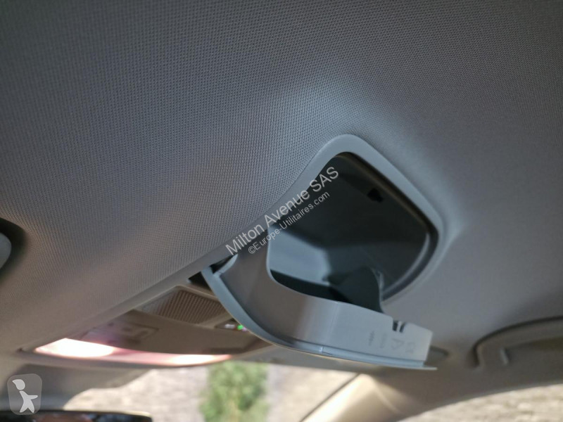 Samochód dostawczy Skoda KAROQ 2.0 TDI SCR -...