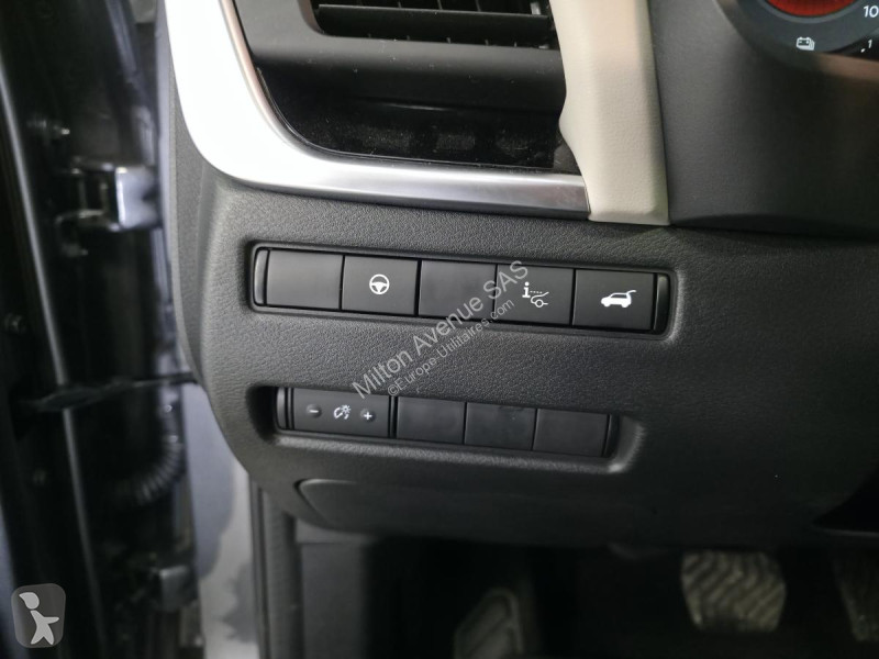 Samochód dostawczy Nissan QASHQAI 1.5 e-Power -...