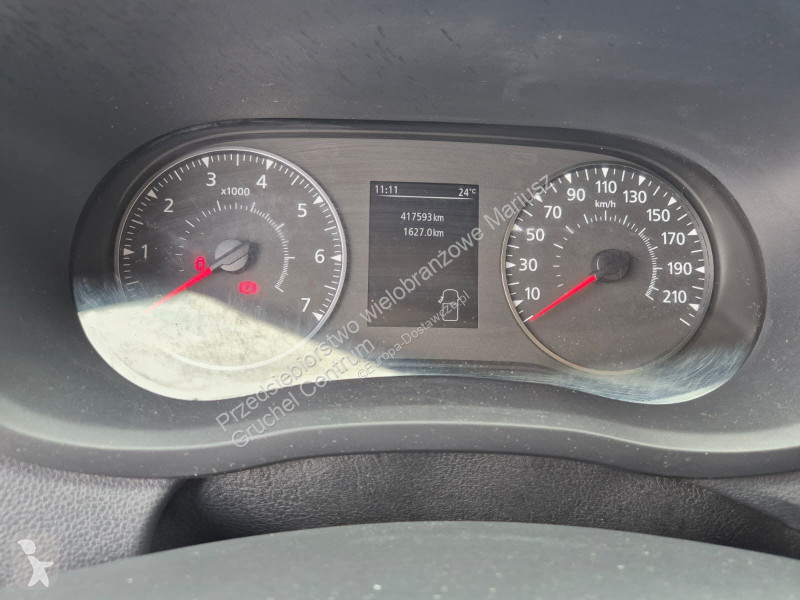 Лекотоварен автомобил Renault Master 2.3 -...