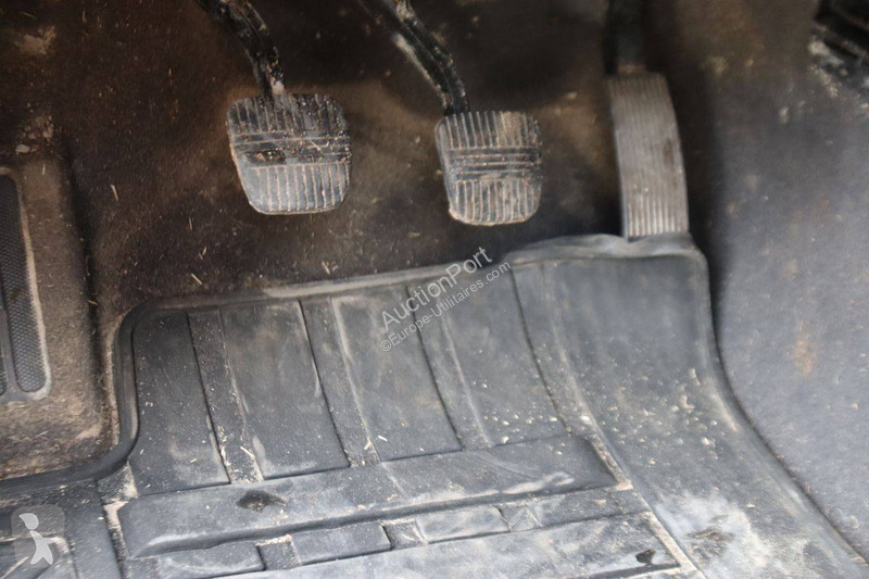 Autoutilitară Nissan