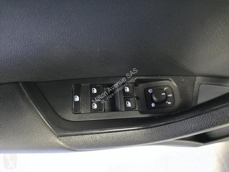Samochód dostawczy Skoda KAROQ 2.0 TDI SCR -...