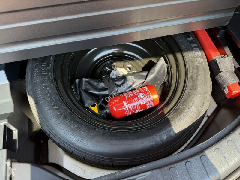 Samochód dostawczy Toyota RAV-4