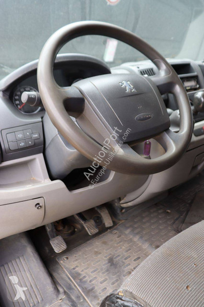 Véhicule utilitaire Peugeot