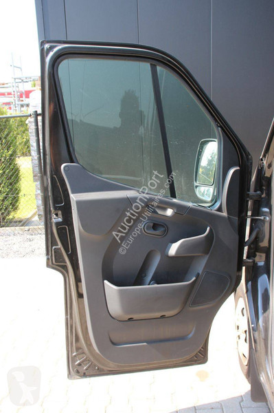 عربة نفعية Renault Crossover