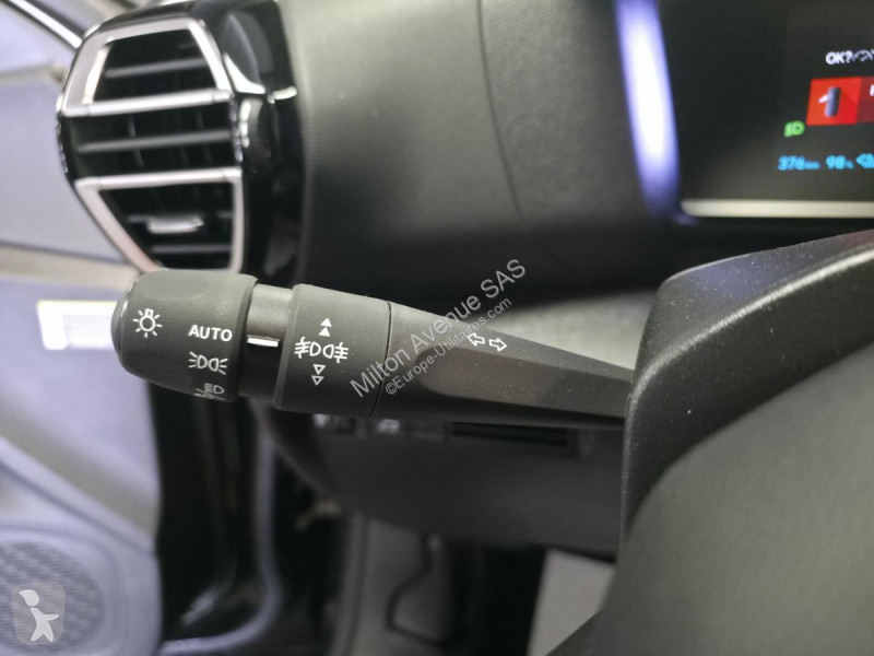 Véhicule utilitaire Citroën C4 X ë-136  E-Séries