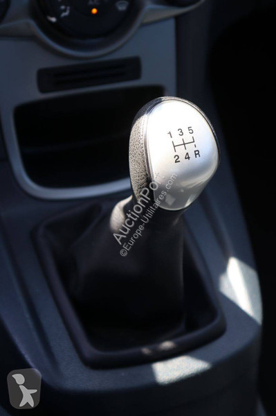 عربة نفعية Ford