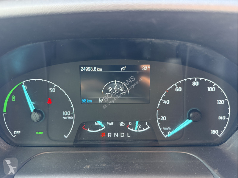 Véhicule utilitaire Ford 68kWh 184PK L4H3...