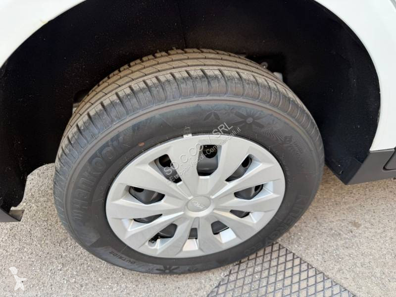 Комерційні автомобілі Ford