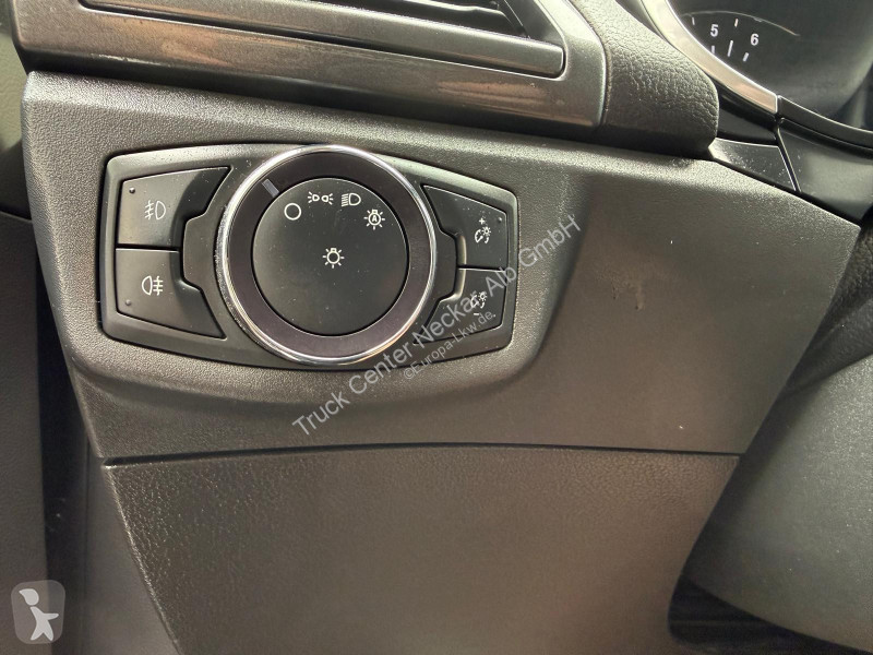 Véhicule utilitaire Ford Turnier Titanium 2.0...