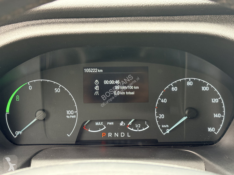 Véhicule utilitaire Ford 68kWh 184PK L3H3 317km...