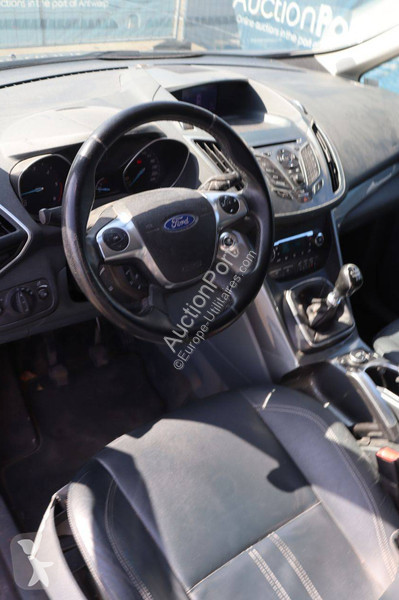 Véhicule utilitaire Ford Grand