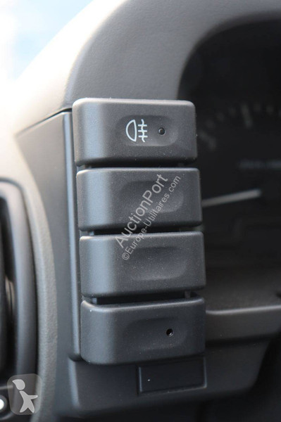Véhicule utilitaire Land Rover V8