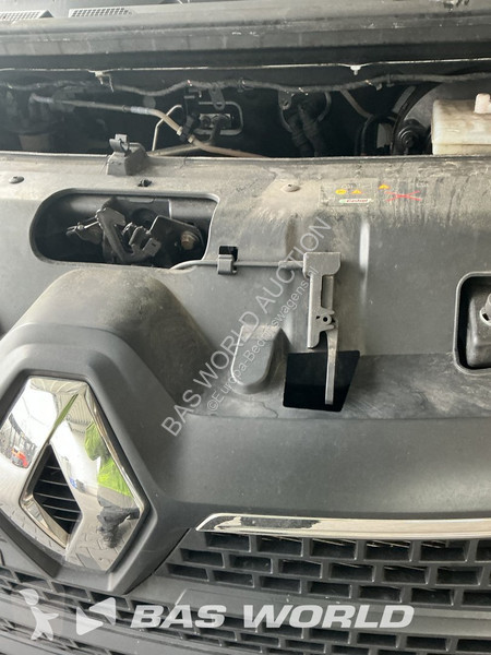 Véhicule utilitaire Renault 135PK