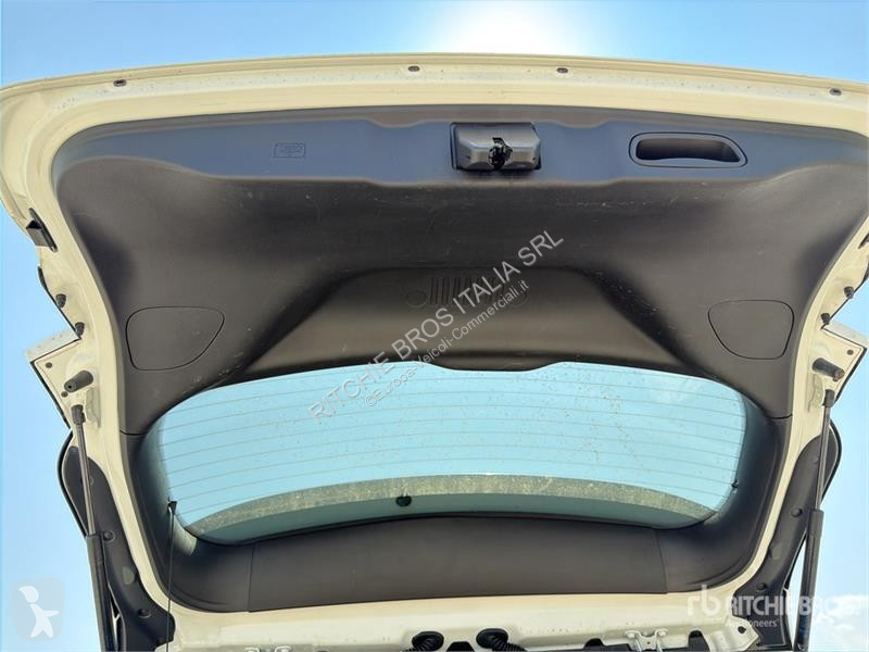 Лекотоварен автомобил Jeep 1.3