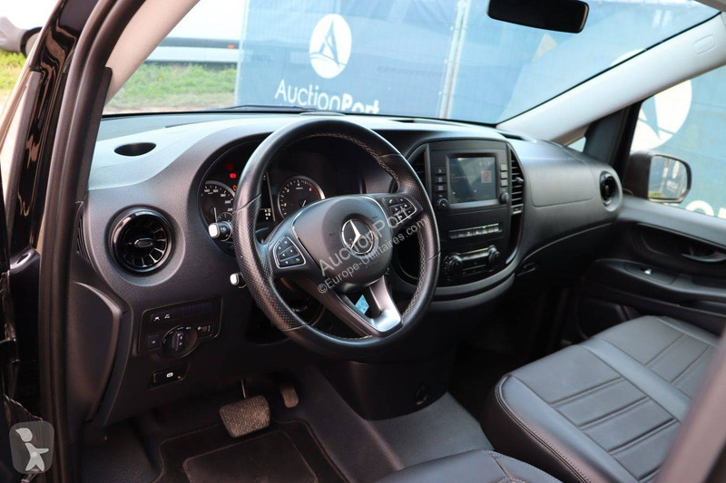 Mercedes  van