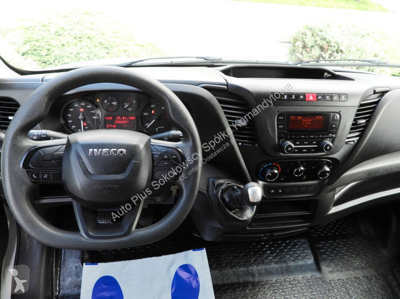 Veículo utilitário Iveco 35C14 DAILY