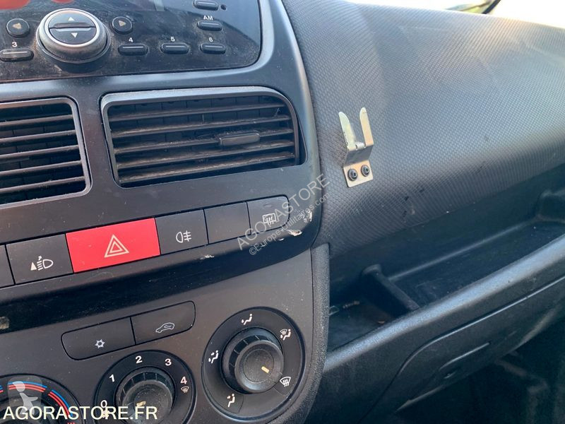 Véhicule utilitaire Fiat DOBLO